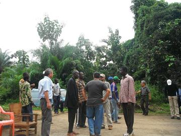Field visit Cameroon farmers meeting